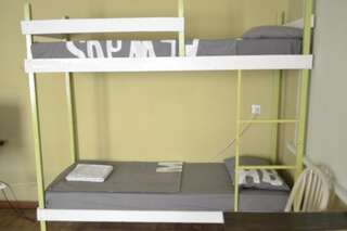 Хостелы Picnic Hostel Кутаиси Кровать в общем 8-местном номере-7