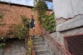 Хостелы Picnic Hostel Кутаиси Кровать в общем 8-местном номере-12