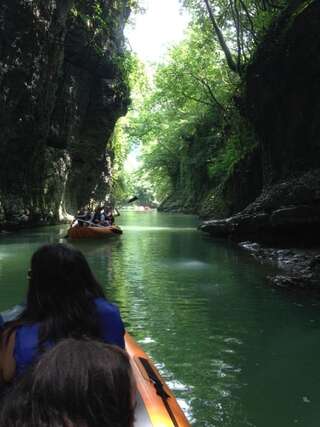 Хостелы Picnic Hostel Кутаиси Кровать в общем номере для мужчин и женщин с 10 кроватями-23