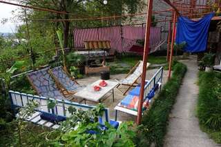 Хостелы Picnic Hostel Кутаиси Кровать в общем 8-местном номере-3